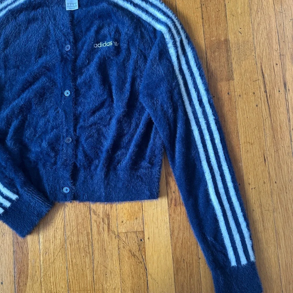 ADIDAS FLUFFY KNITTED CARDIGAN INDIGO BLUE SIZE SMALL NWOT - Picture 3 of 7
